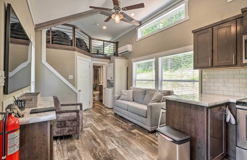 Branson Cabin | Branson Tiny Home on 52 Acres w/Private Pond!