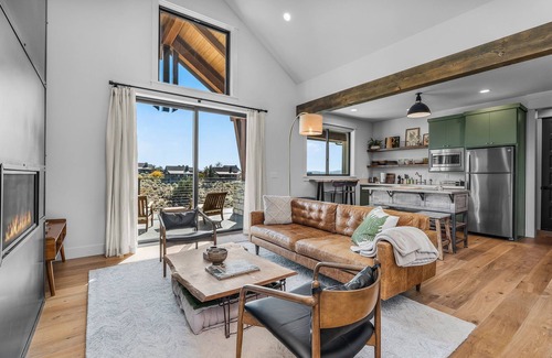 Powell Butte House | Brasada Ranch | Stunning Views | Couple's Getaway