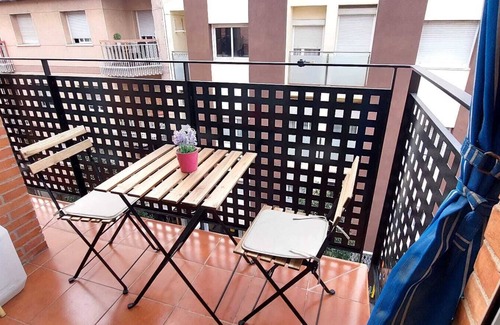 Santa Coloma de Gramenet Apartment | Bravaholidays-831-fabra. Muy Céntrico, Moderno y Bien Equipado. Aire y Wifi