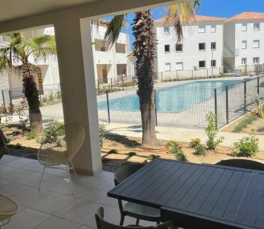 Bravone Apartment | BRAVONE 135- T4- Piscine en résidence- pieds dans l'eau- clim-wifi