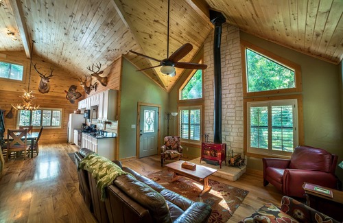 Waco House | Brazos Bluffs Ranch: Beautiful Home in Rural Setting