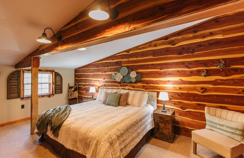 Nemo Cabin | Brazos River Lodge on 15 acres