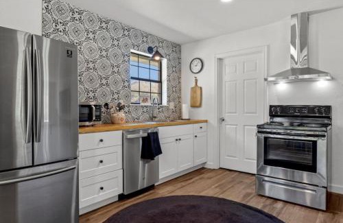 Hill County House | Brazos Riverside Cottage - Family, Fun Getaway