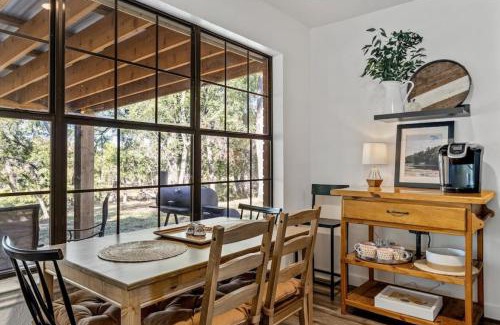 Hill County House | Brazos Riverside Cottage - Family, Fun Getaway