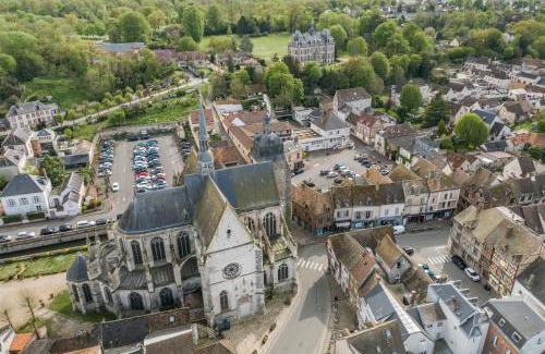 Nogent-le-Roi Apartment | Break & Brut