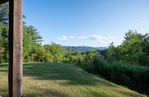Foxfire Estates House | Breakaway Ridge Luxury Cabin - 5 Minutes Downtown
