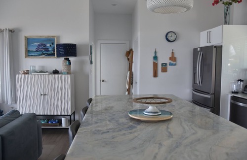 Bodden Town House | Breakers View Beach house perfect place to relax, unwind, sun, swim, snorkelntnn