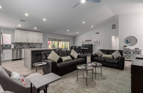Sunset Ridge House | Breakfast AND Tiffany's: Shop, Eat, Relax, Repeat!