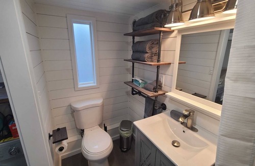 Buckley Apartment | Breakfast at Tiffany’s Tiny Home On The Farm