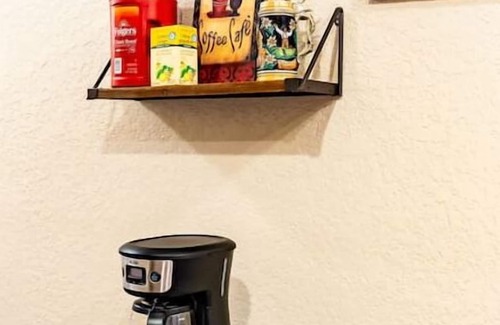 Hyde Park Apartment | Breakfast Club - U of Tampa Flat in N Hyde Park