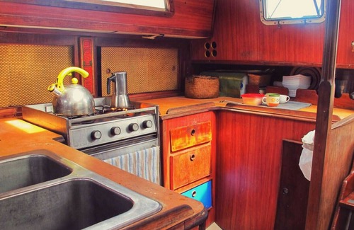Carti Tupile Boat Rental | Breakfast, lunch, dinner, excursions, snorkeling and fishing equipment inclusive