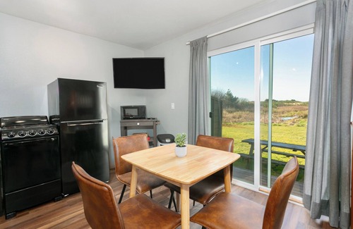 Grayland Condo | Breakwater Resort