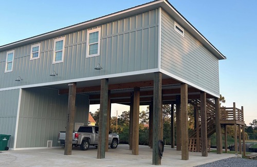 Shoreline Park House | Bream Street retreat. New home in BSL on the water with boat launch. Sleeps 10.