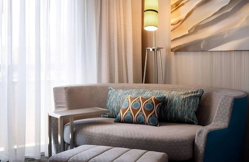 Laguna Hills Hotel | Breath of Fresh Air! Pet-Friendly, w/Pool, Near Big Air Trampoline Park