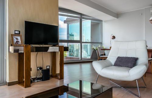 Tumba Vieja Apartment | Breath-taking Apartment - PH Quartier Del Mar