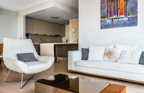 Tumba Vieja Apartment | Breath-taking Apartment - PH Quartier Del Mar