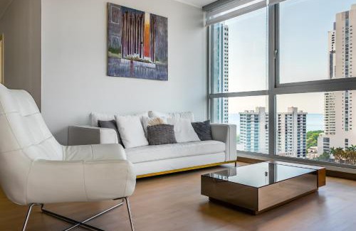 Tumba Vieja Apartment | Breath-taking Apartment - PH Quartier Del Mar