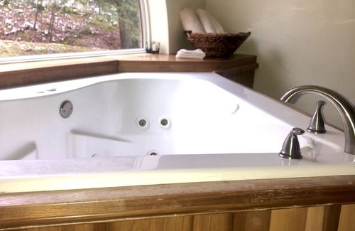 Farmington House | Breath Taking Lodge 3 miles from Nemacolin Resort &10 miles from Ohiopyle!