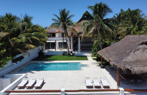 Punta Cancun Villa | Breath taking ocean front Villa, one of a kind in the best beach of Cancun.