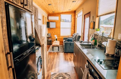 Sedona House | Breathe Cabin w/Red Rock Views+ HotTub + FirePit