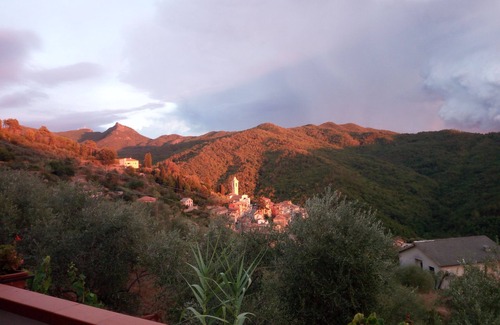 Castiglione Chiavarese House | Breathe and relax