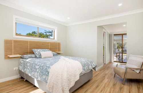 Culburra Beach House | Breathe - Pet Friendly - 2 Mins Walk to Beach