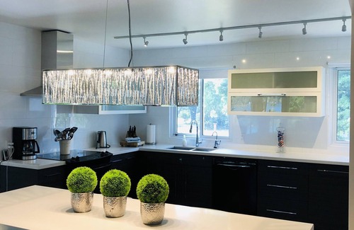 Niagara-on-the-Lake House | Breathtaking Views of the Niagara River from a Private Contemporary Home in NOTL