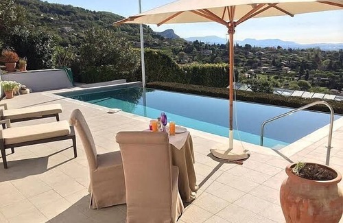 Tourrettes-sur-Loup Villa | Breathtaking sea view in exclusive design villa!