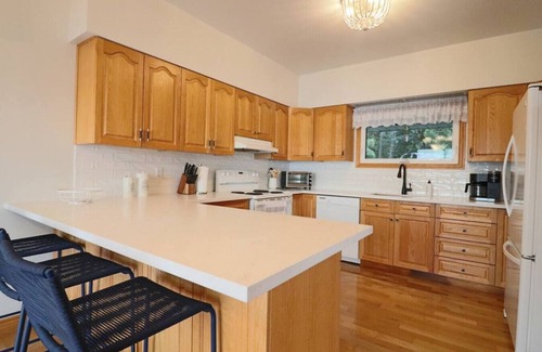 Tay House | Breathtaking 5 bedroom Waterfront Home With Hot Tub!