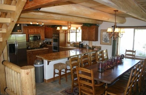 San Juan River Village House | Breathtaking 6 BR log home mountain views with closest location to Wolf Creek!