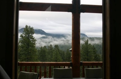 San Juan River Village House | Breathtaking 6 BR log home mountain views with closest location to Wolf Creek!