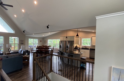 Lakeside Estates House | Breathtaking 6Bd/6 Bath/PRIVATE DOCK All The Bells and Whistles!