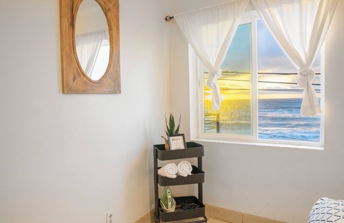 Costa Apartment | Breathtaking BEACHFRONT 1 Bedroom Apt