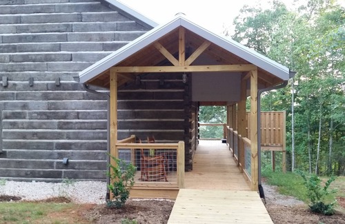 Monteagle Cabin | Breathtaking Bluff View Cabin. nCome here for amazing views and solitude.