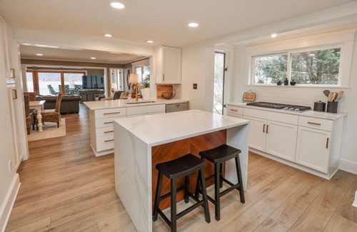 Naples House | Breathtaking Canandaigua Lake Home In A Quiet Cove only 7 min from Bristol Mtn!