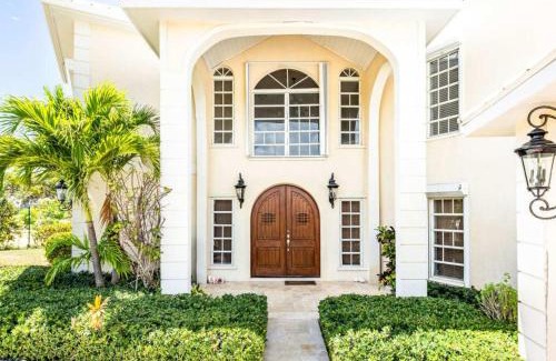 Ocean Point Apartment | Breathtaking Chalk Sound Private Pool Sunset Villa