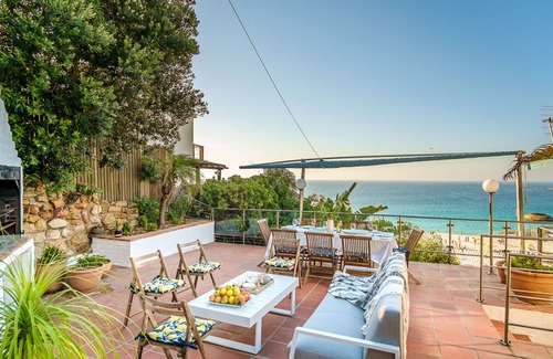 Clifton Villa | Breathtaking Clifton 4th beach villa