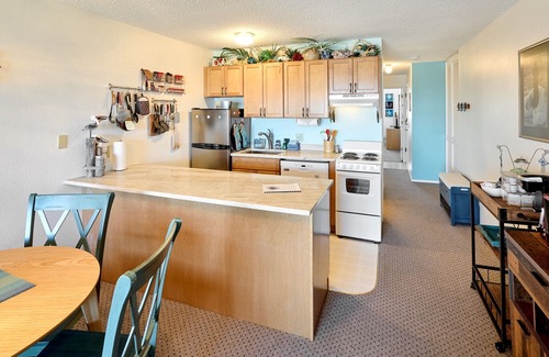 Lincoln City Condo | Breathtaking Condo With Stunning Ocean Views. Close To Casino.