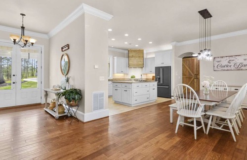 Ellijay House | Breathtaking estate inground pool and hot tub sleeps 16-20!IWedding venue onsite