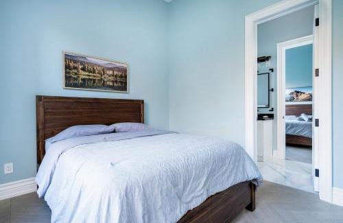 Bluewater Beach Villa | Breathtaking Estate in Tiny with Hot tub & Pool