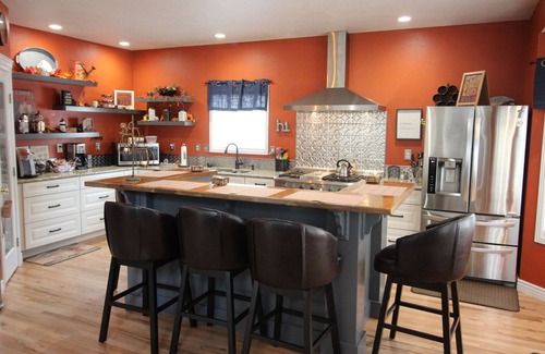 Eagle House | Breathtaking features near the heart of downtown Eagle Idaho!