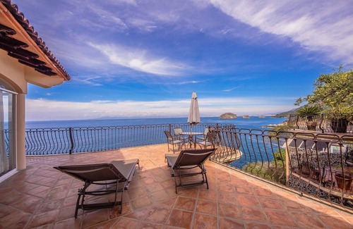 South Shore Hotel Area Villa | Breathtaking Full Ocean Views Every Room with Full Staff!