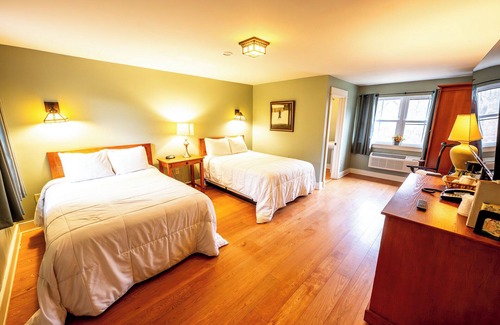 Shawnee On Delaware Hotel | Breathtaking Getaway | Outdoor Recreation Near Hiking Trails | Spa Escape