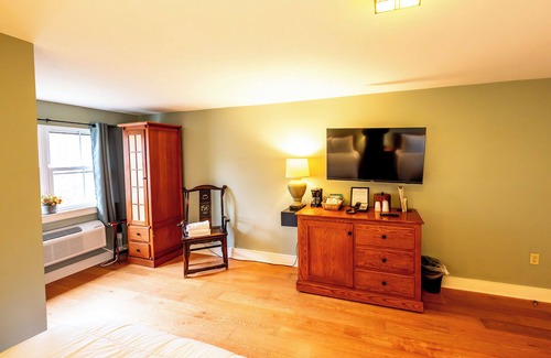Shawnee On Delaware Hotel | Breathtaking Getaway | Outdoor Recreation Near Hiking Trails | Spa Escape