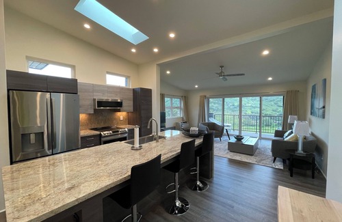 Moanalua House | BREATHTAKING GOLF COURSE VIEWS, HOME "B", MODERN-CLEAN-NEW, UNWIND IN PARADISE!
