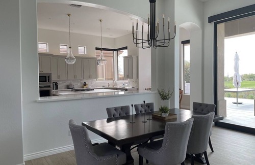 Pinnacle Peak House | Breathtaking Golf, Mountain and City Light Views