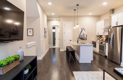 Nashville House | Breathtaking Home in North Nashville - Rooftop Hot tub, Pool Table!