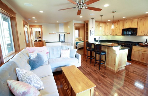 Tahoe Village Condo | BREATHTAKING LAKE AND MOUNTAIN VIEWS! 2 PRIVATE BALCONIES! HIKE OUT!