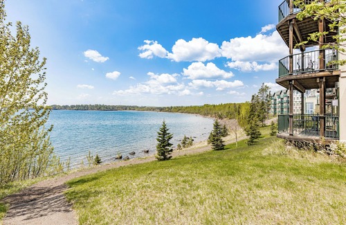 Two Harbors House | Breathtaking Lake Views | Studio, 2 Queen | Pools