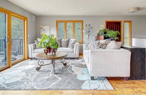 Boulder House | Breathtaking Luxurious Getaway!